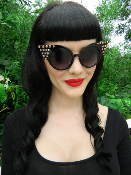 Starla Cateyes in Black